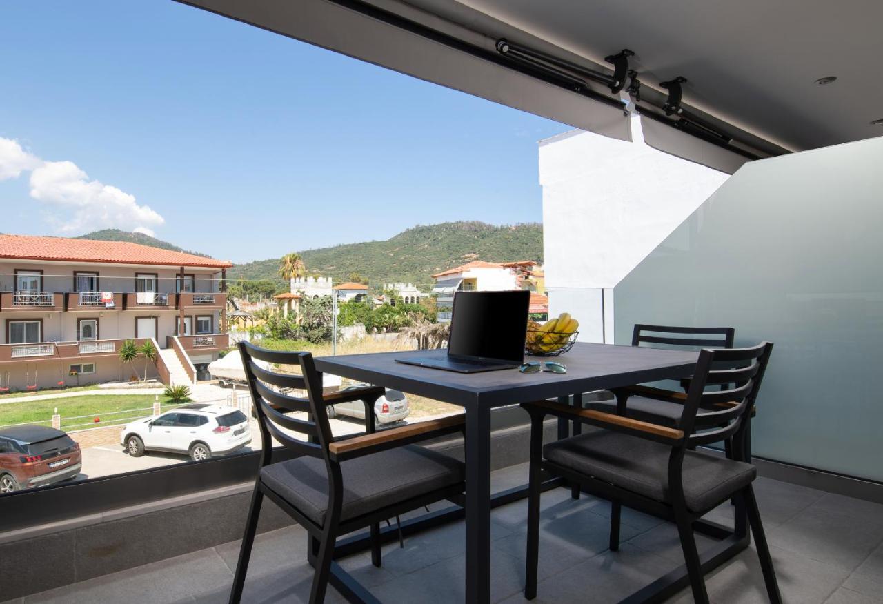Sky Luxury Suites Sarti Exteriör bild