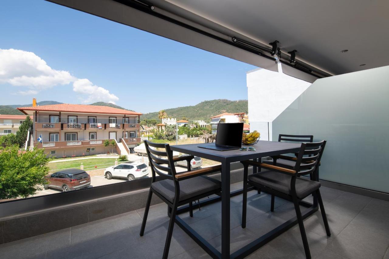 Sky Luxury Suites Sarti Exteriör bild