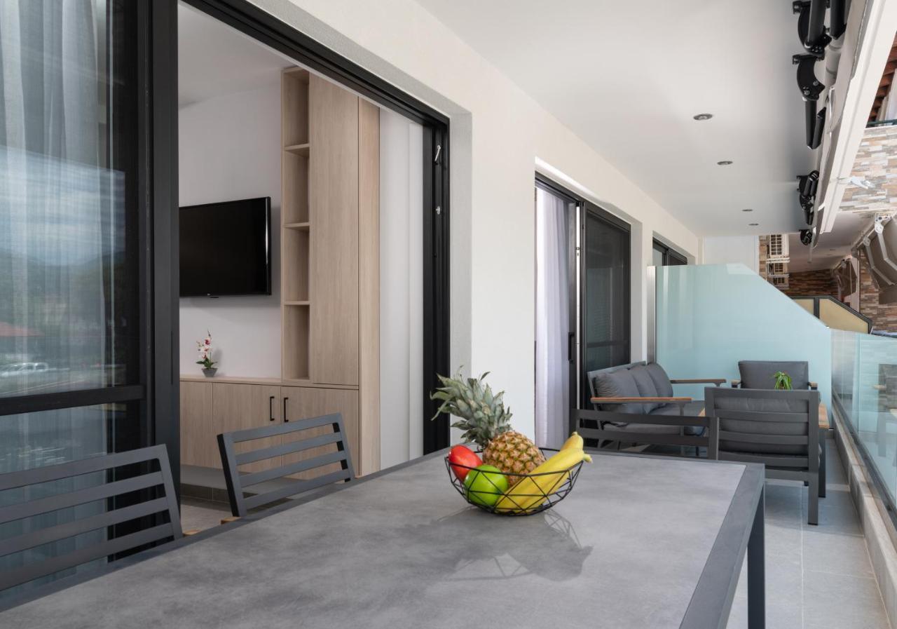 Sky Luxury Suites Sarti Exteriör bild